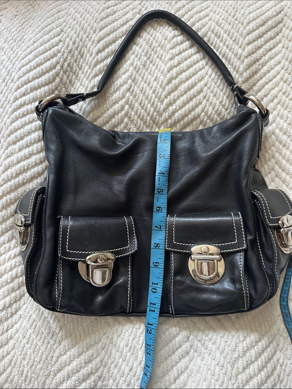 Marc Jacobs Black Leather Shoulder Bag with Front Pockets - Picture 6 of 6